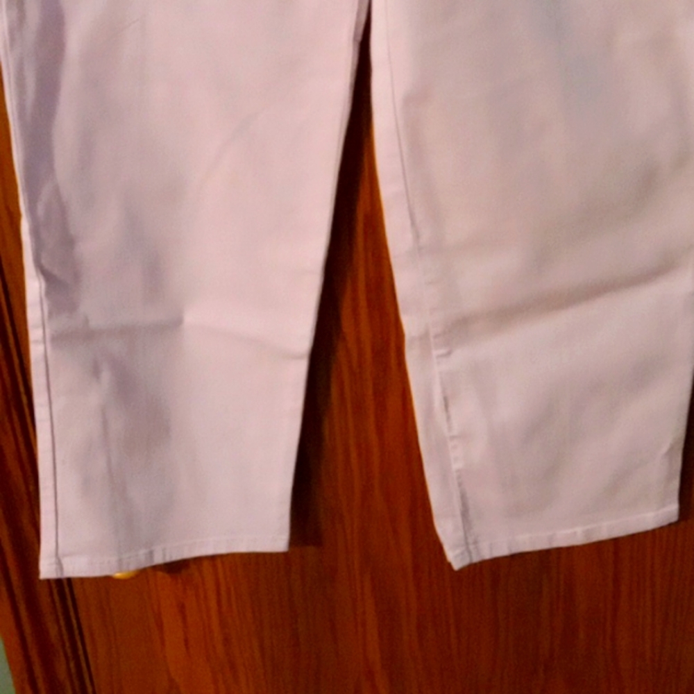 Women's Gloria Vanderbilt Jeans - Picture 3 of 10